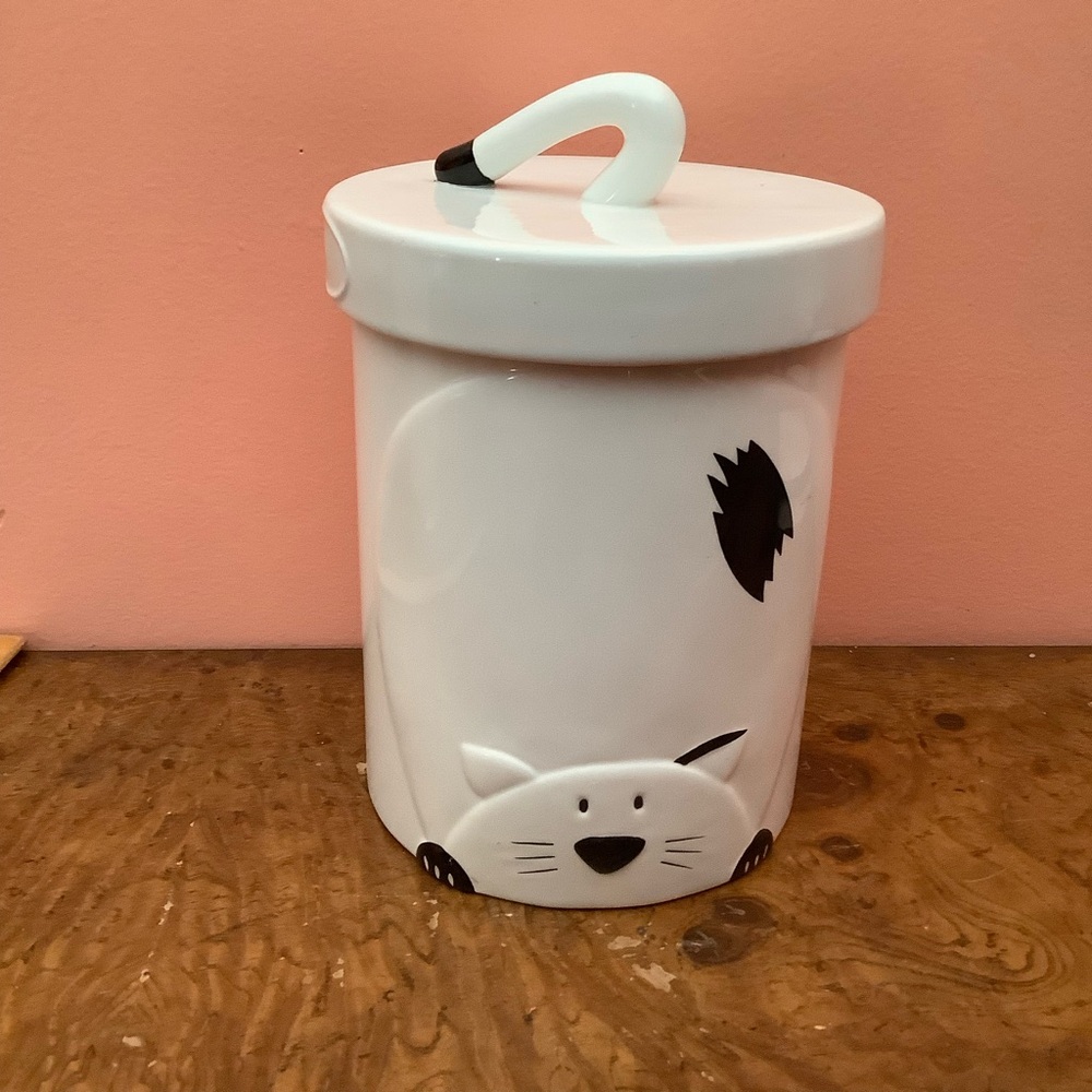 Beautiful 10” X 6”  Cat  Treat Cookie Jar Black And White by Things Remembered